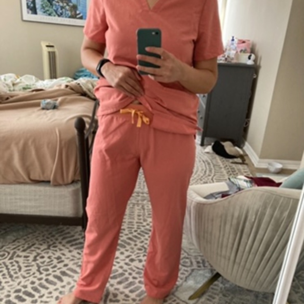 Figs coral scrubs size large